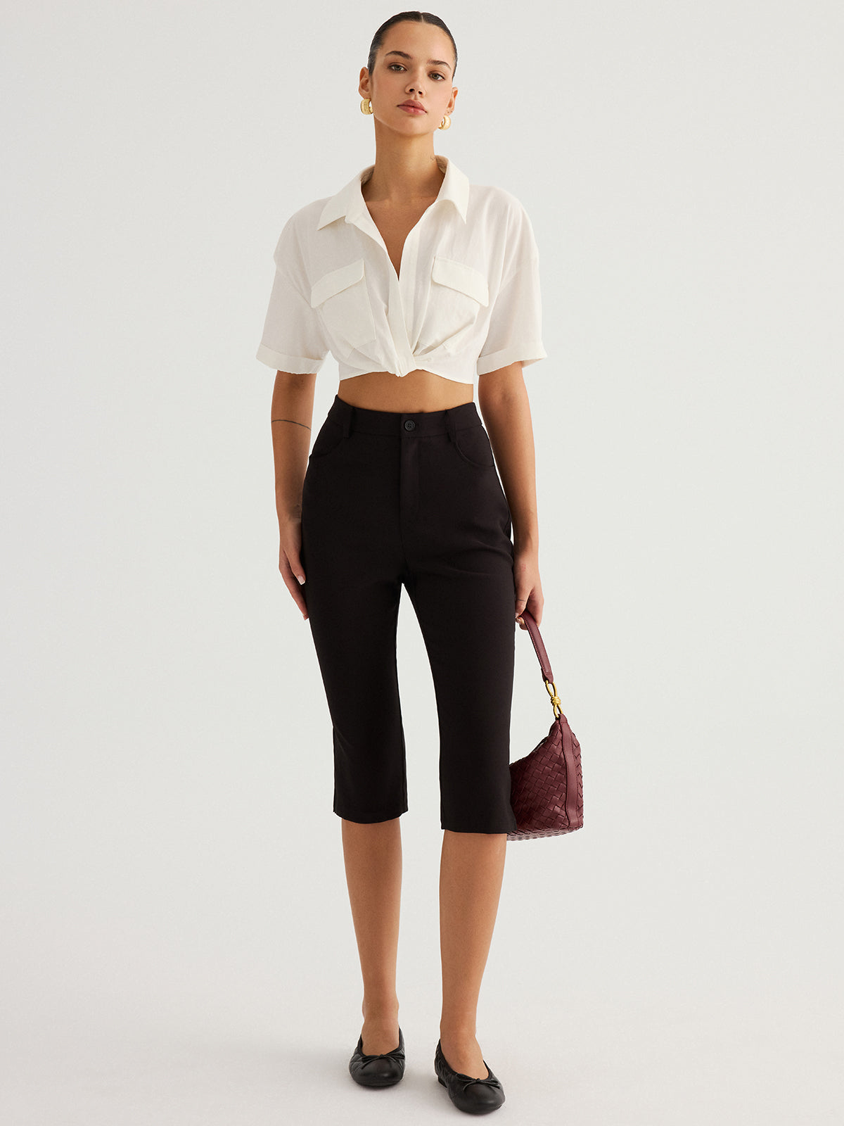 Mid-Waist Slim Fit Capri Pants