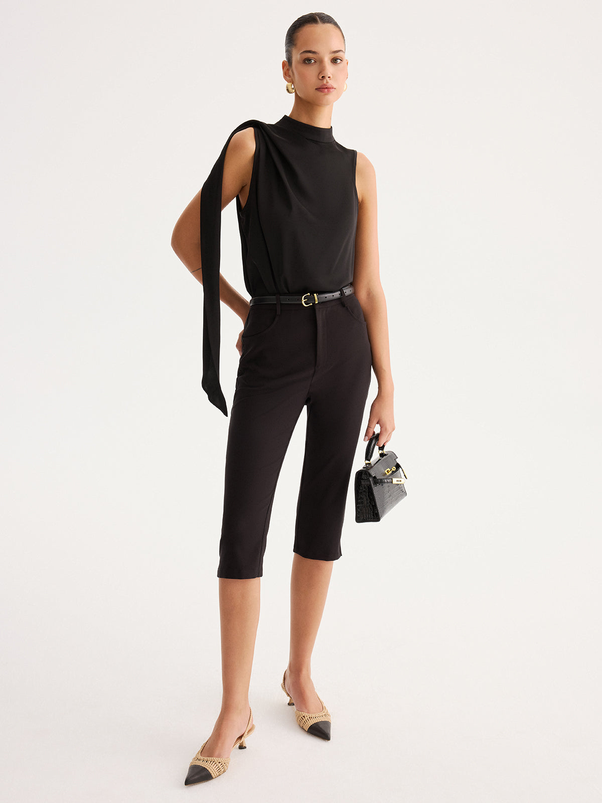Mid-Waist Slim Fit Capri Pants