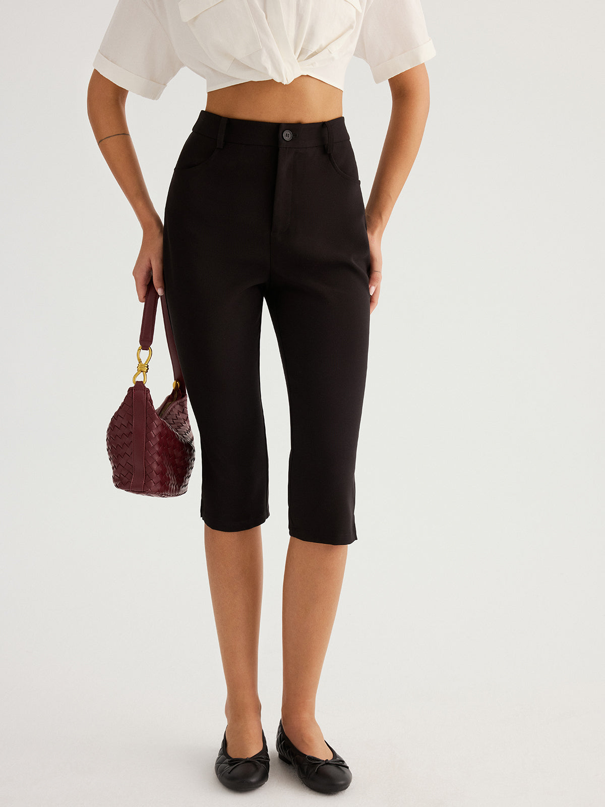 Mid-Waist Slim Fit Capri Pants
