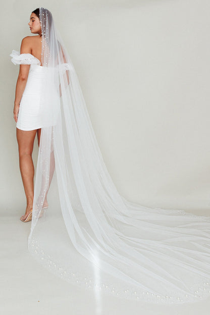 Violette Pearl Accent Veil White